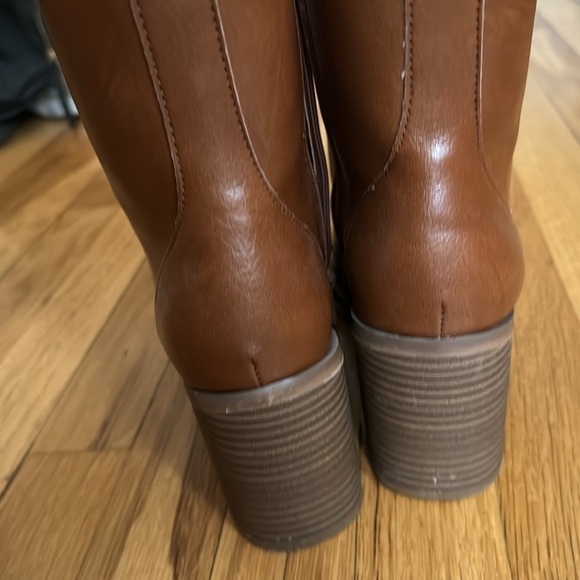 Boots - Picture 5 of 6